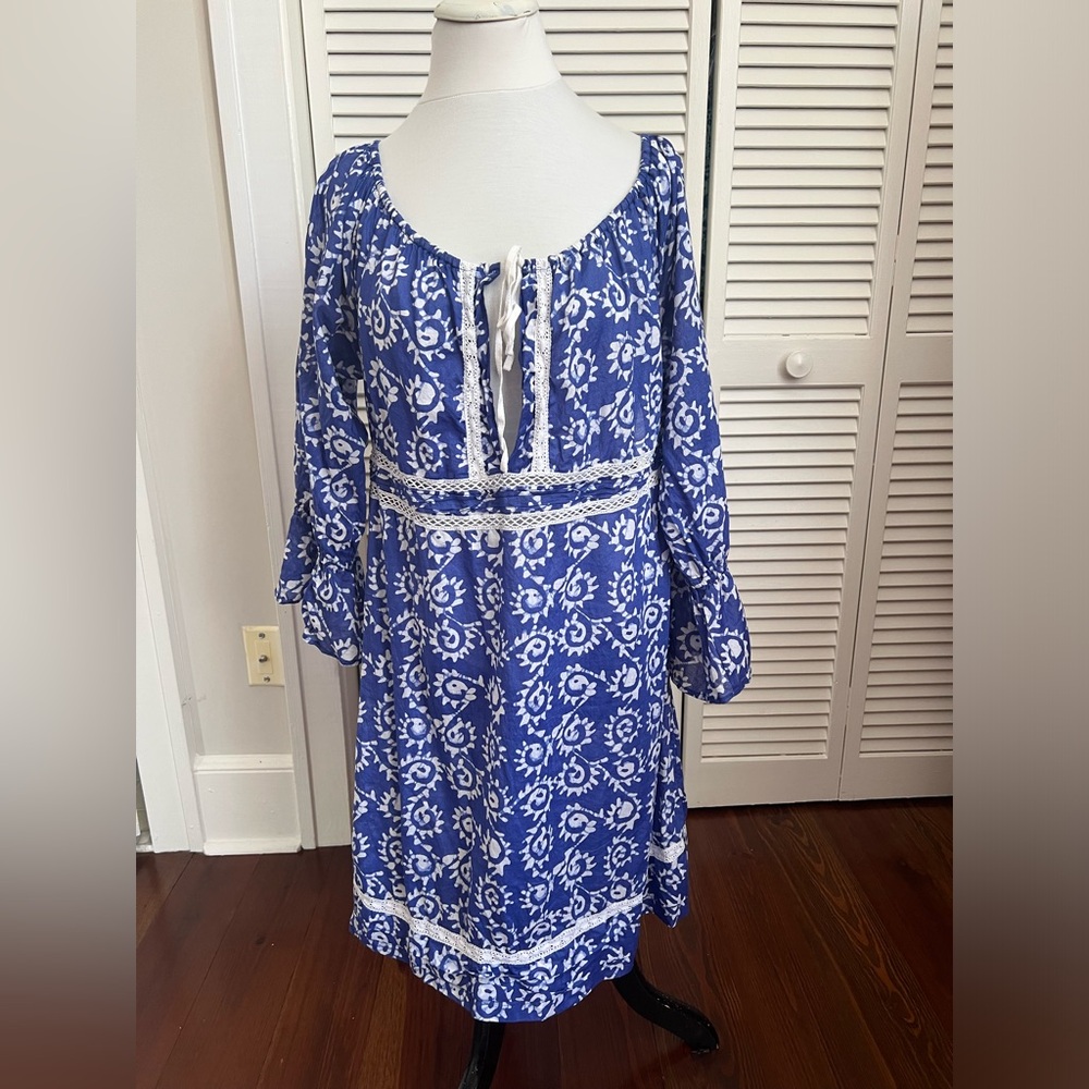 Moda International long sleeve beach cover-up size large